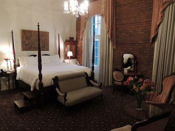 Lafitte & Bar