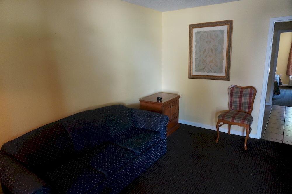 Hotel 10 Extended Stay Hotel New Orleans