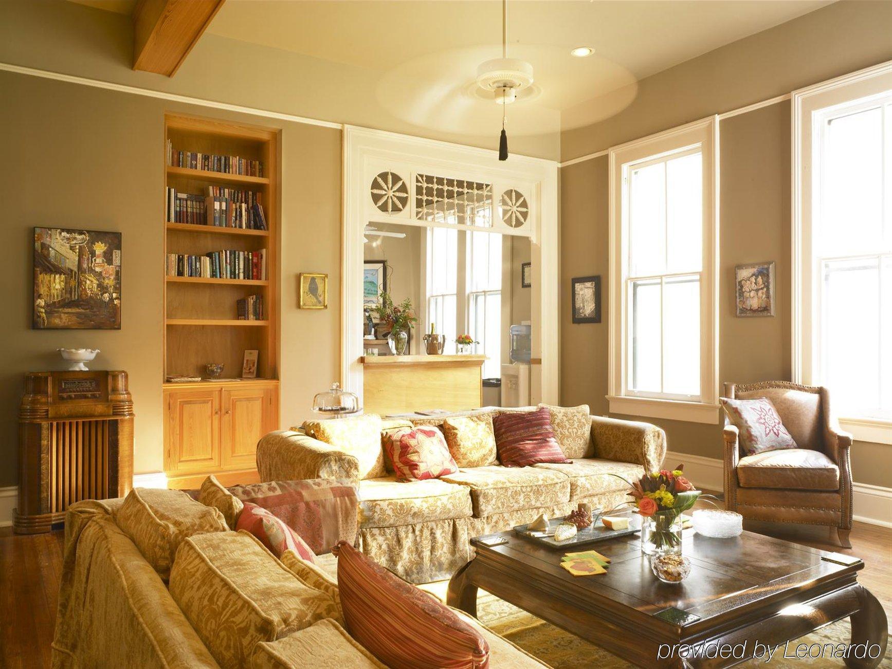 Maison Perrier Bed & Breakfast 4*