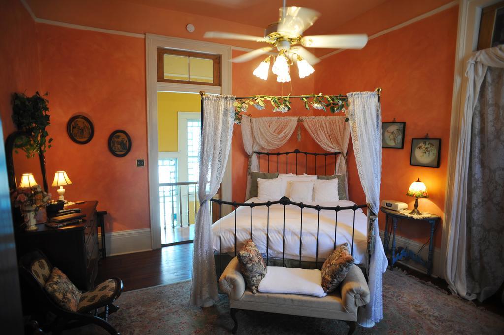 Hh Whitney House - A On The Historic Esplanade Bed & Breakfast New Orleans