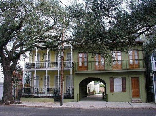 The Prytania Oaks