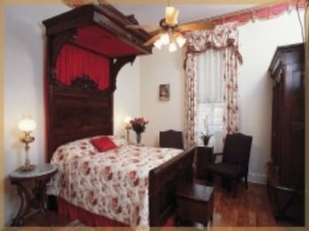 Hubbard Mansion Hotel