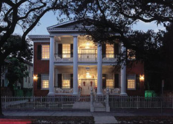 Hubbard Mansion 3*