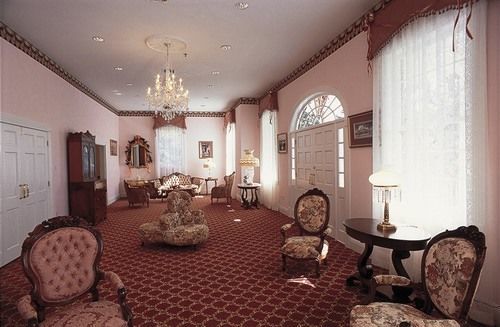 Hubbard Mansion Hotel