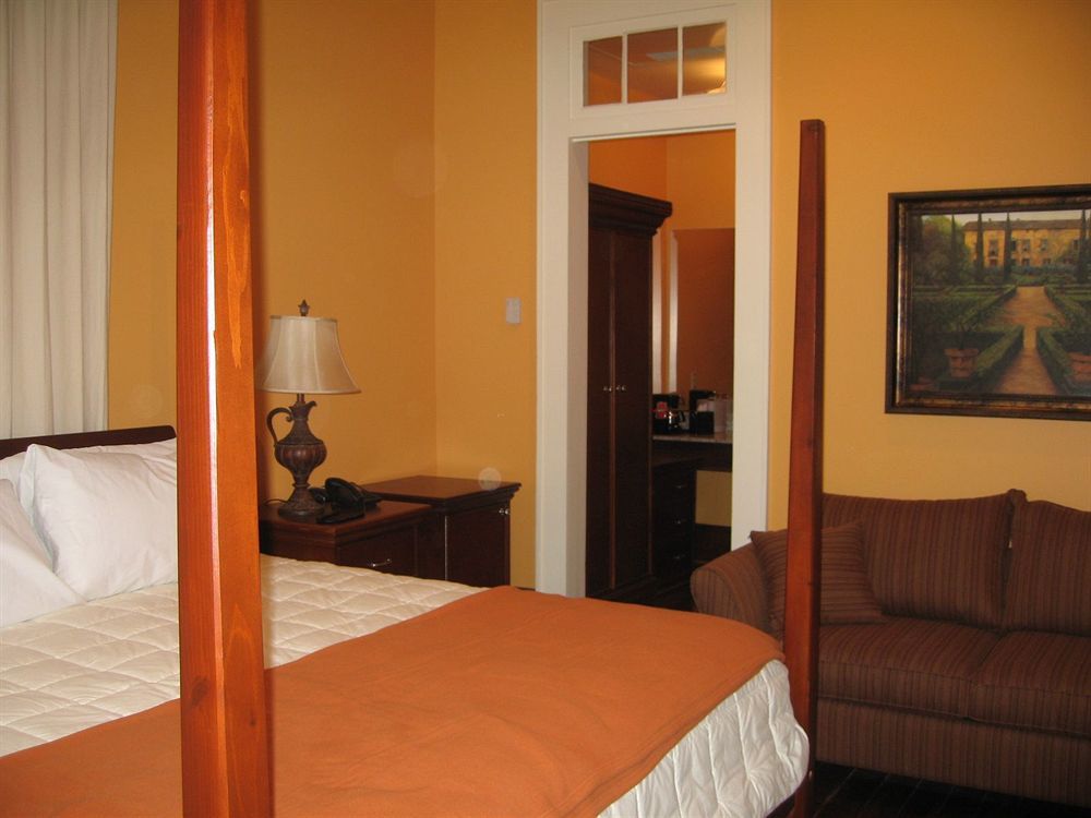 The Prytania Oaks Inn New Orleans