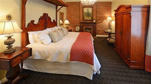 Provincial Hotel 4*