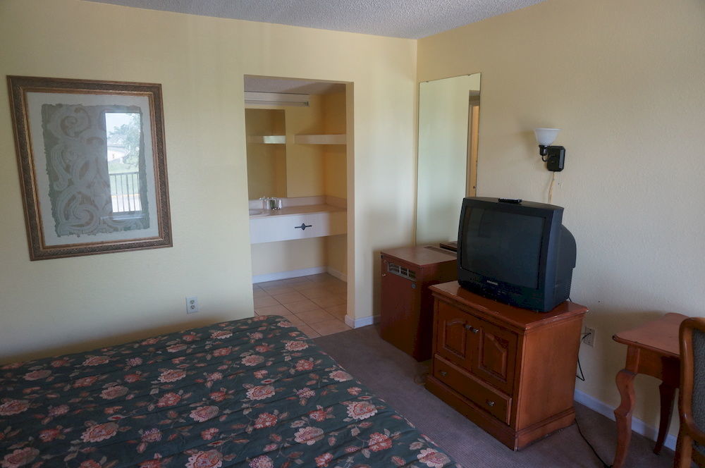 Hotel 10 Extended Stay Hotel