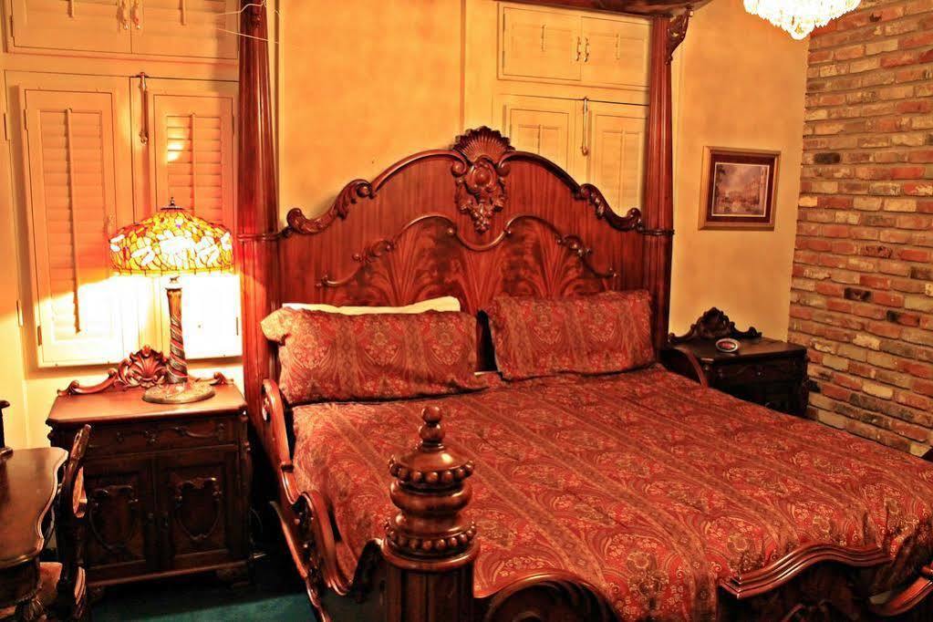 Chateau Orleans Aparthotel