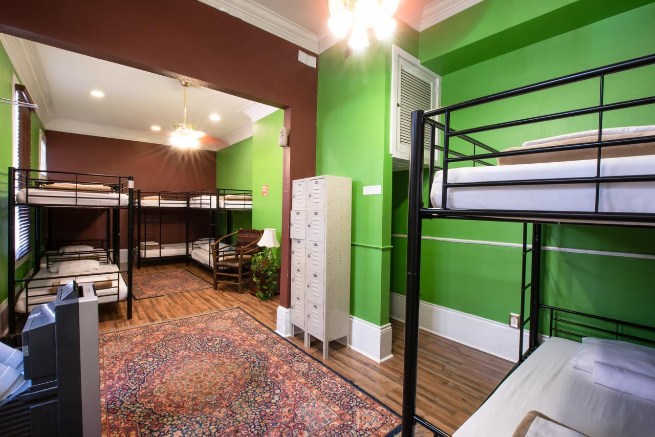 Hostel Auberge Nola *
