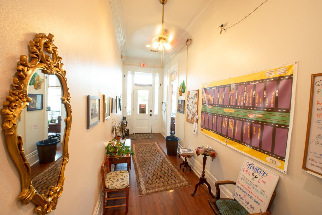 Hostel Auberge Nola *