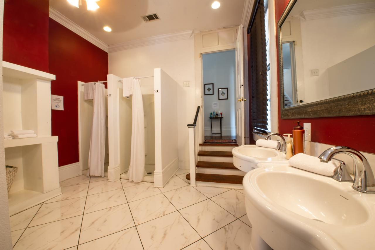 Hostel Auberge Nola * New Orleans