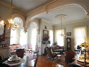 Bed & Breakfast Hh Whitney House - A On The Historic Esplanade 4*