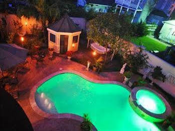 Bed & Breakfast Hh Whitney House - A On The Historic Esplanade 4*