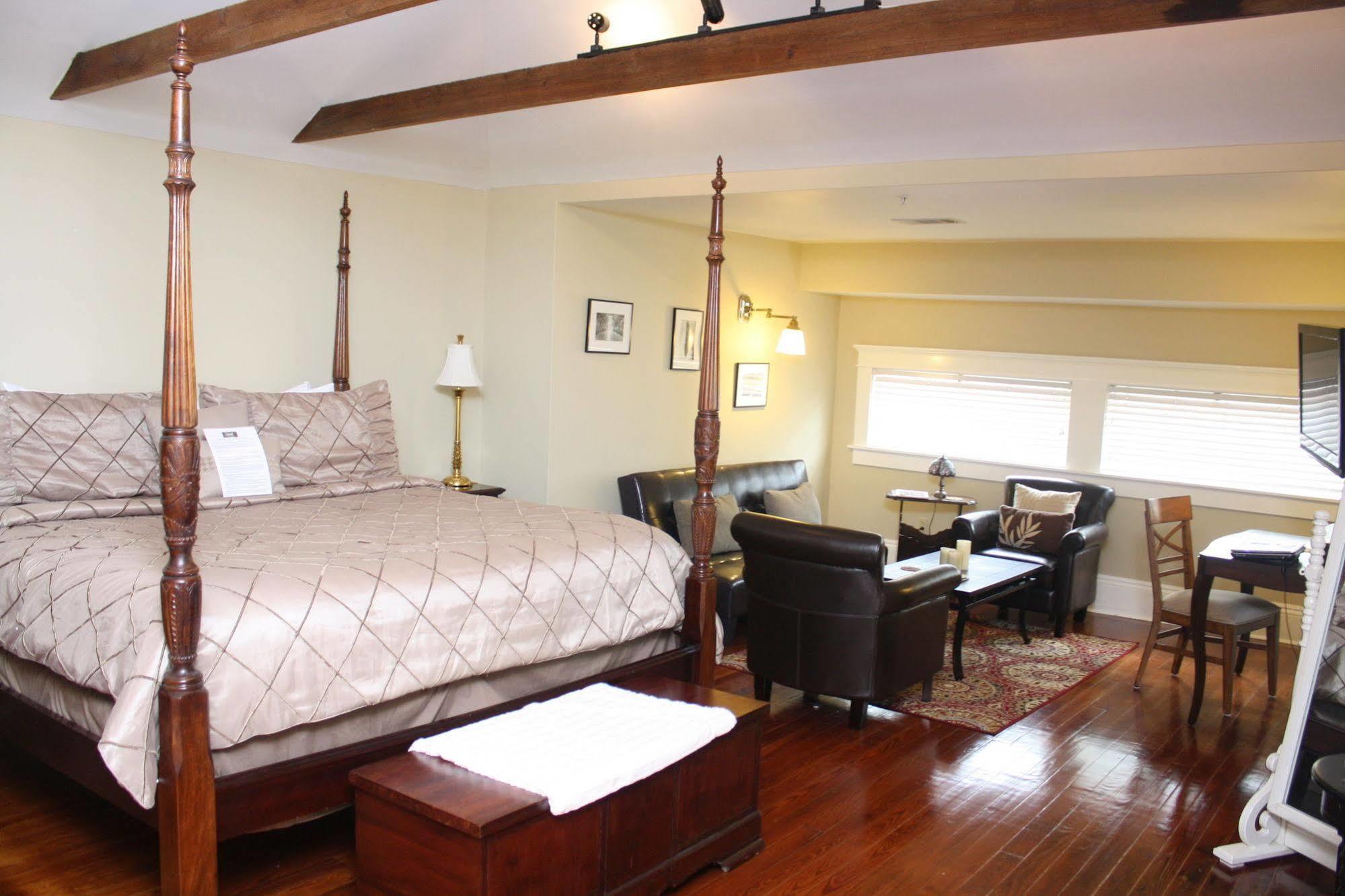 Canal Street Bed & Breakfast 3*