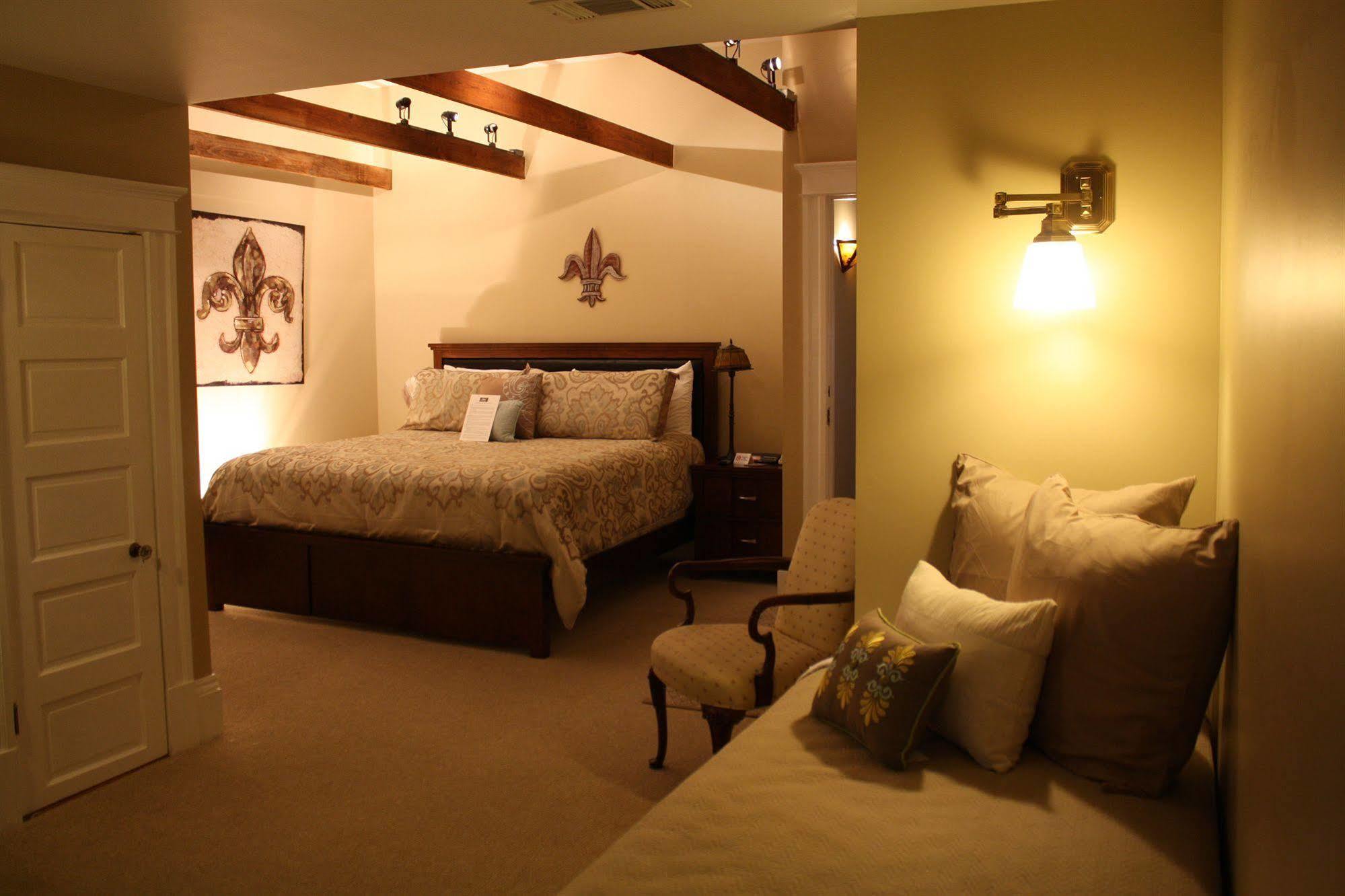 Canal Street Bed & Breakfast 3*