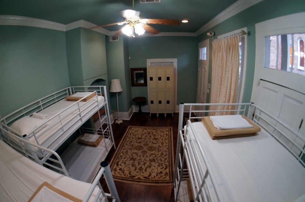 Hostel Auberge Nola * New Orleans