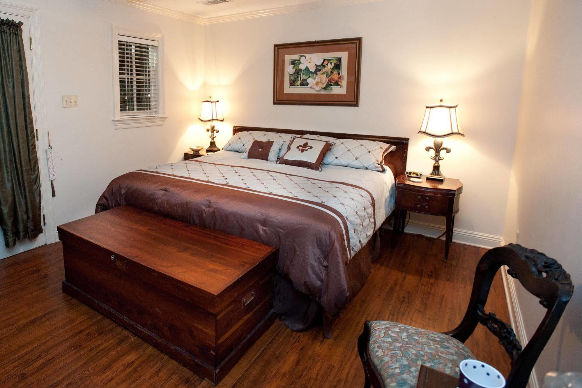 Inn Jazz Quarters