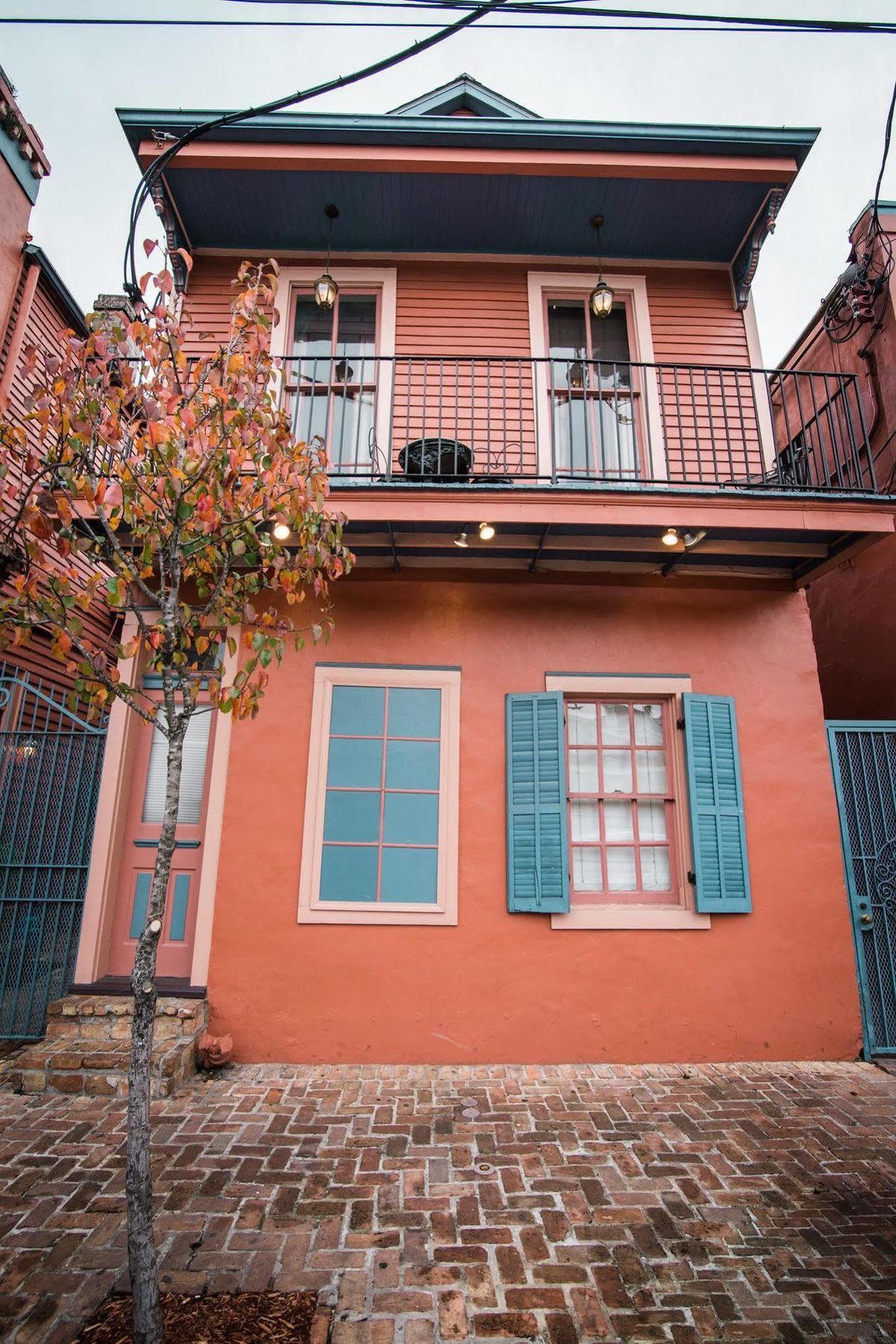 Frenchmen 3*