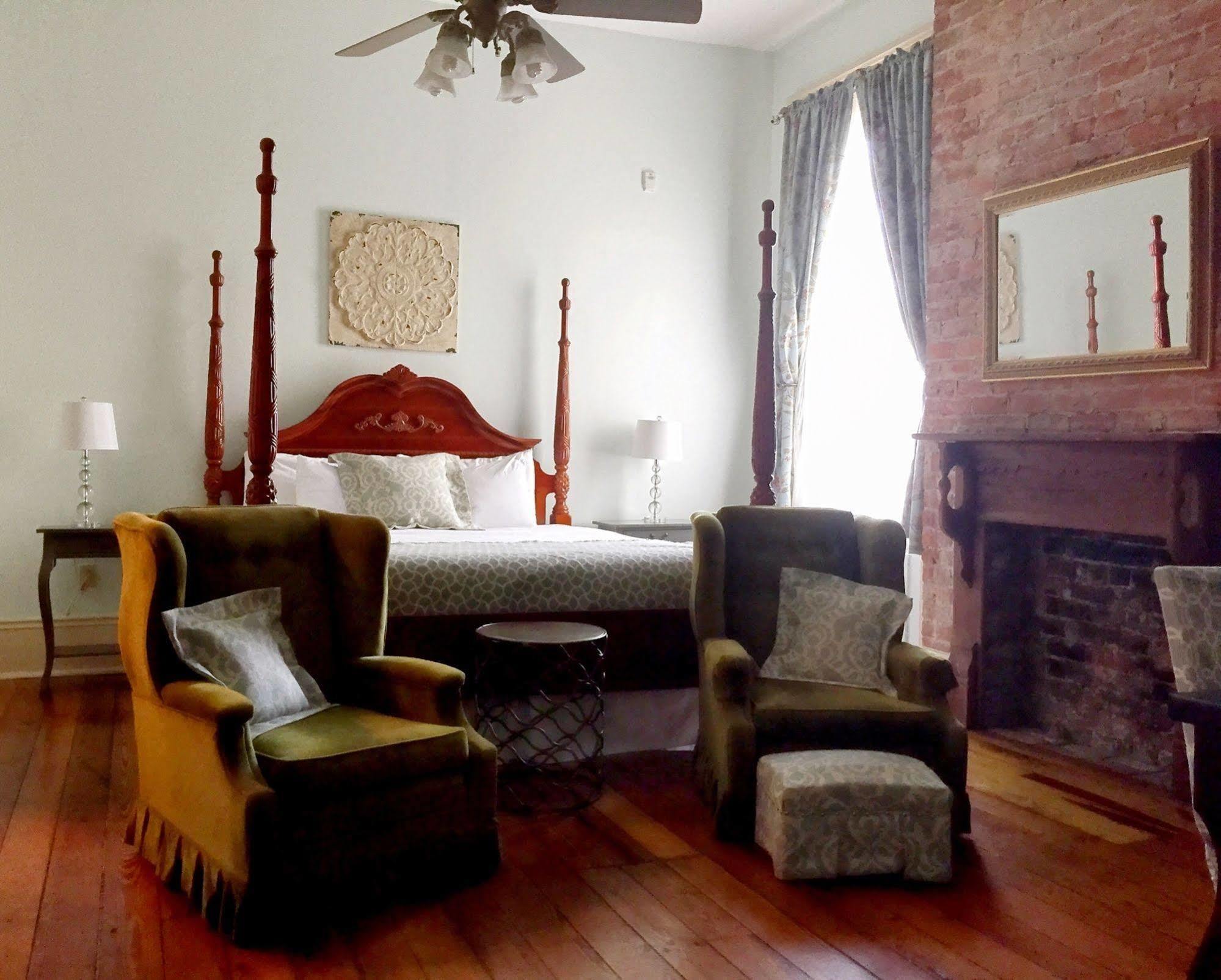 Creole Gardens And 3*