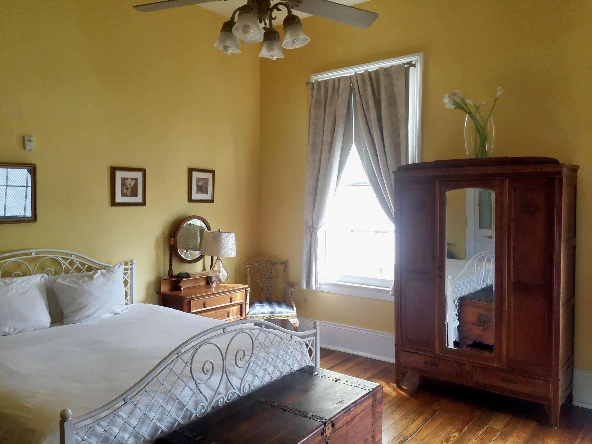 Creole Gardens And
