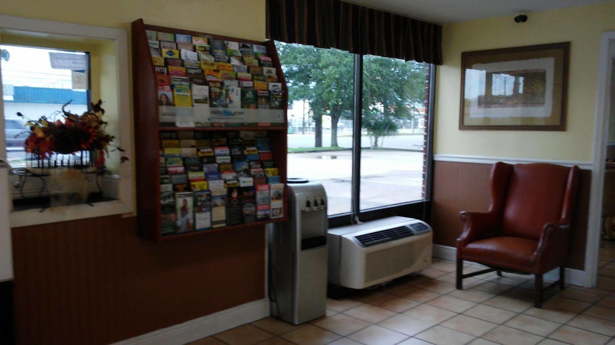Hotel 10 Extended Stay Hotel New Orleans