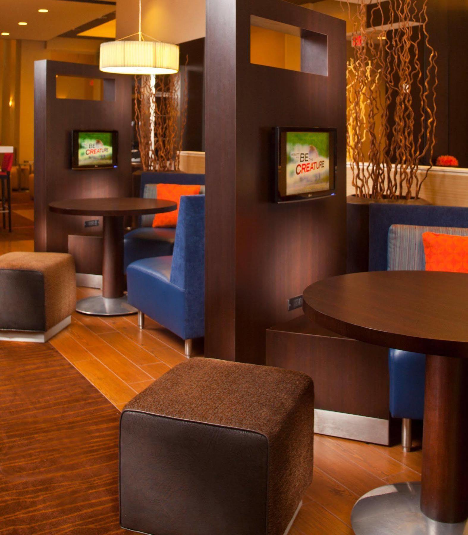Courtyard By Marriott Downtown Near The French Quarter Hotel