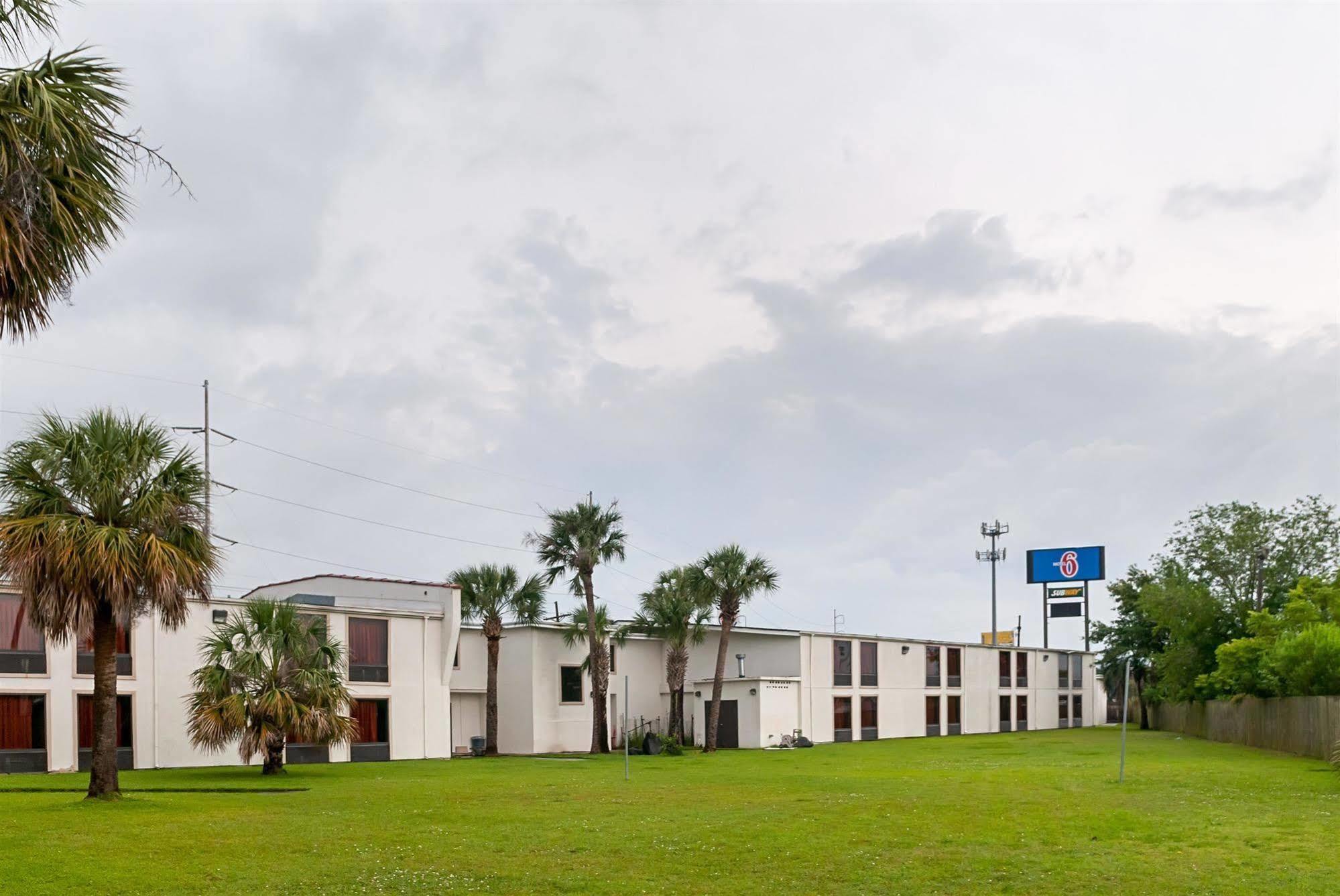 6-new Orleans, La - Near Downtown Hotel 2*
