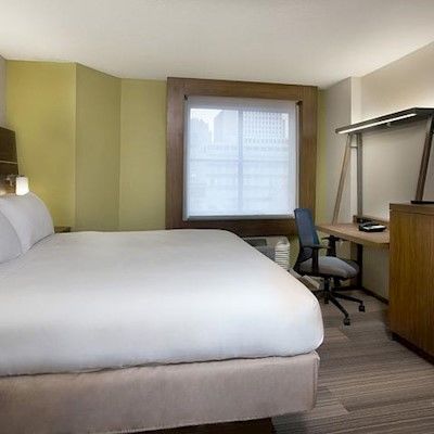 Express Downtown By Ihg Hotel