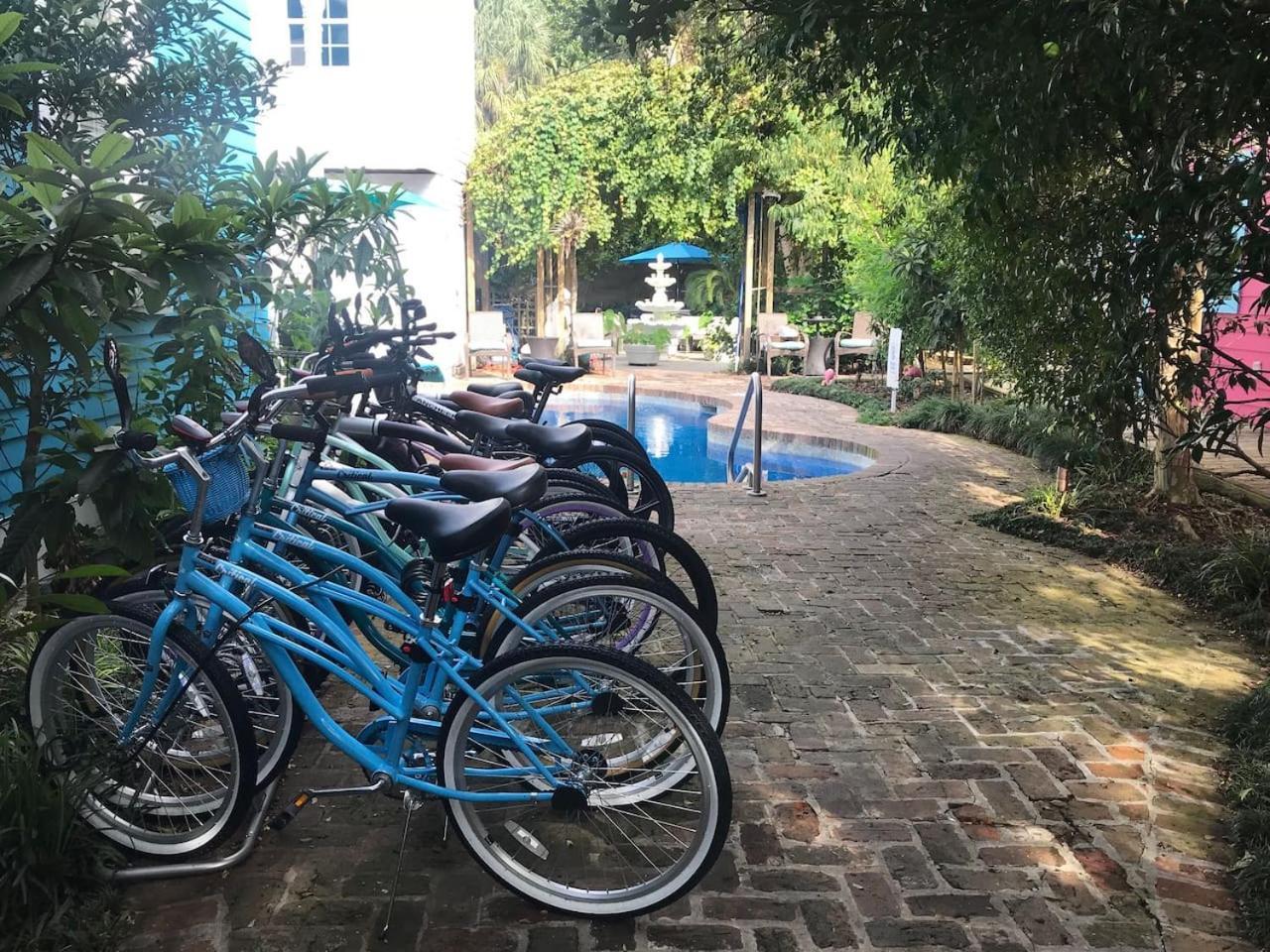 Five Br - Sleeps 10! Steps From French Quarter Villa