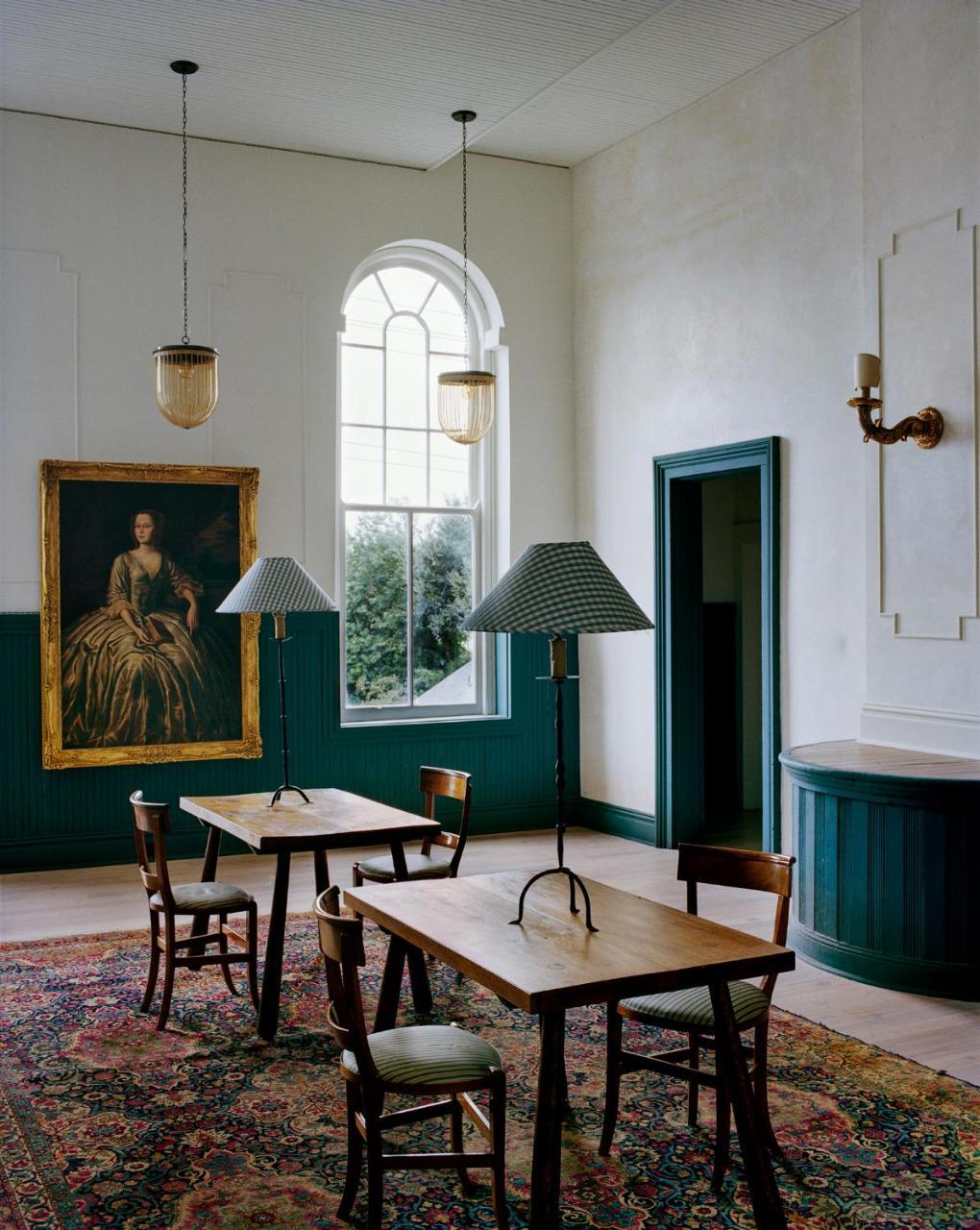 Peter And Paul, An Ash Hotel