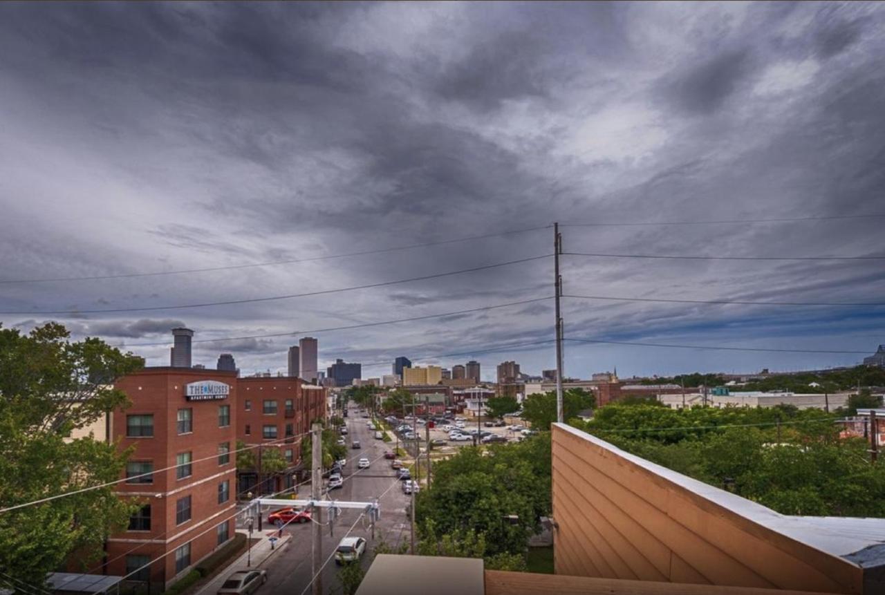 Apartment Spacious 4br Steps From St Charles Ave