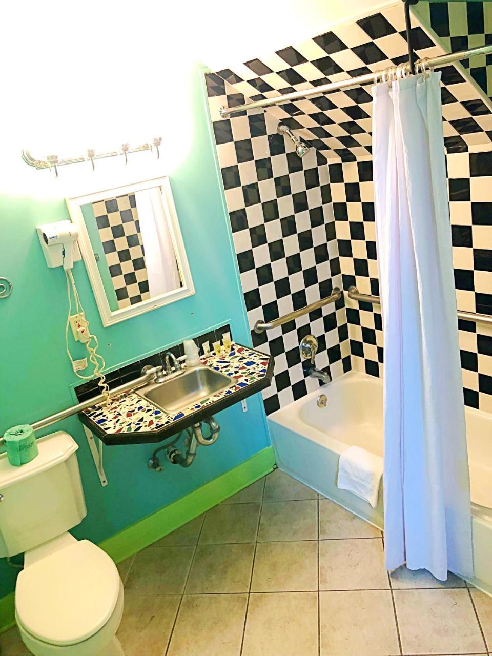 Inn Creole Gardens And