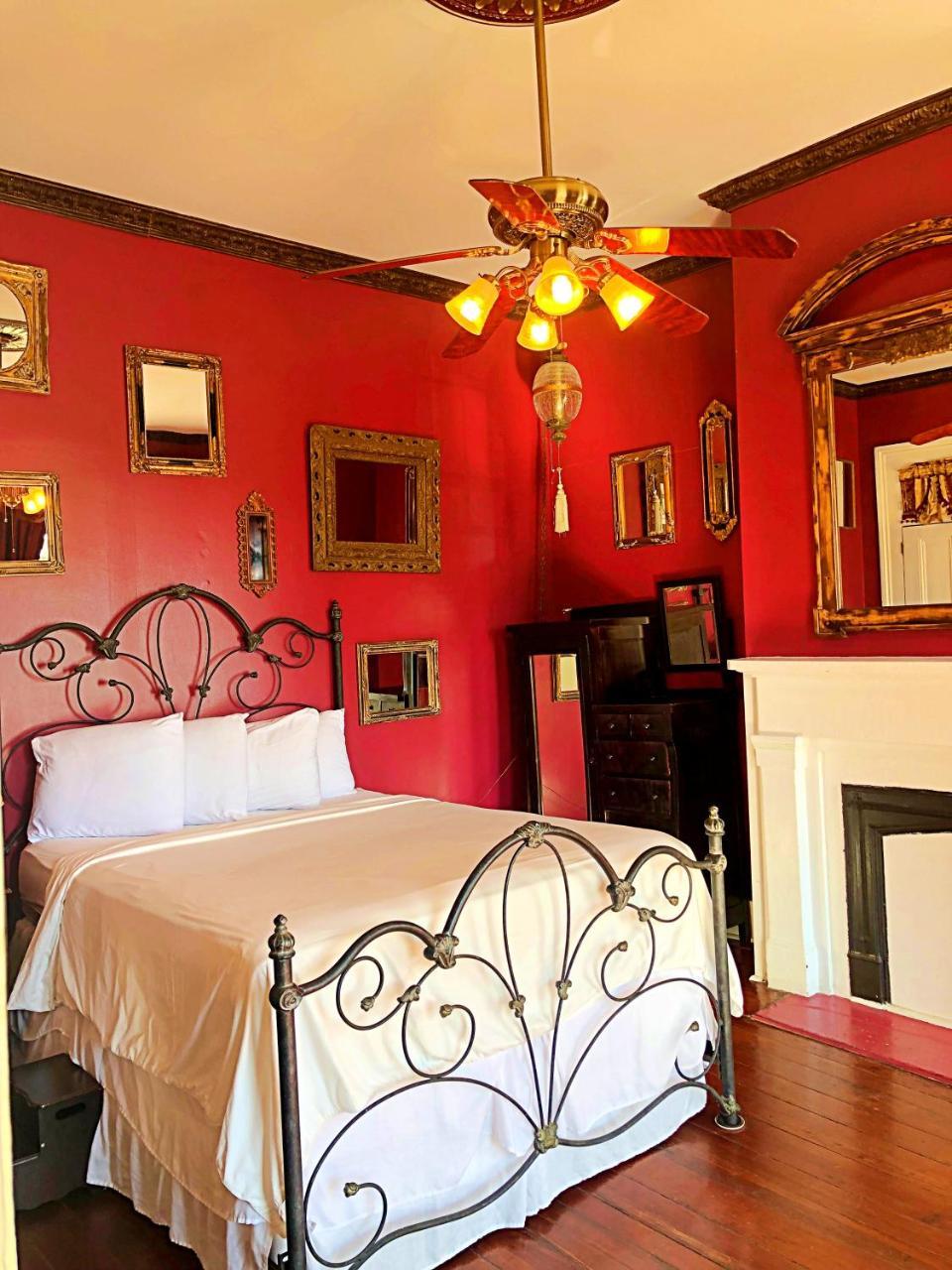 Creole Gardens And Inn