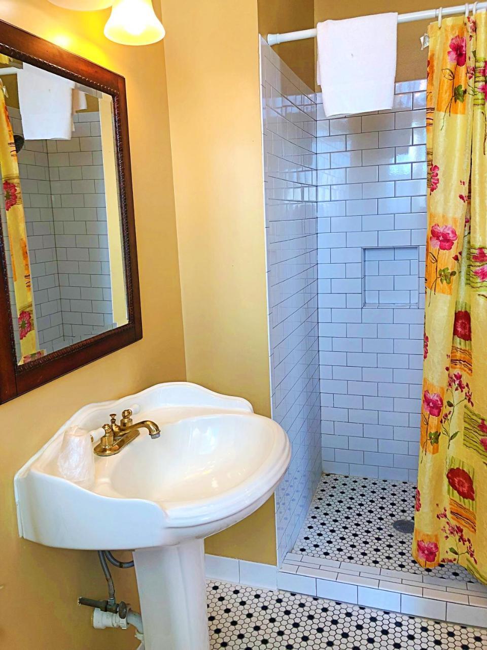 Inn Creole Gardens And 3*