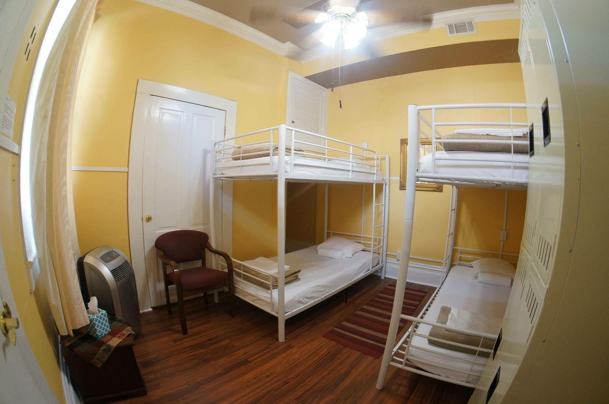 Hostel Hostel Auberge Nola *