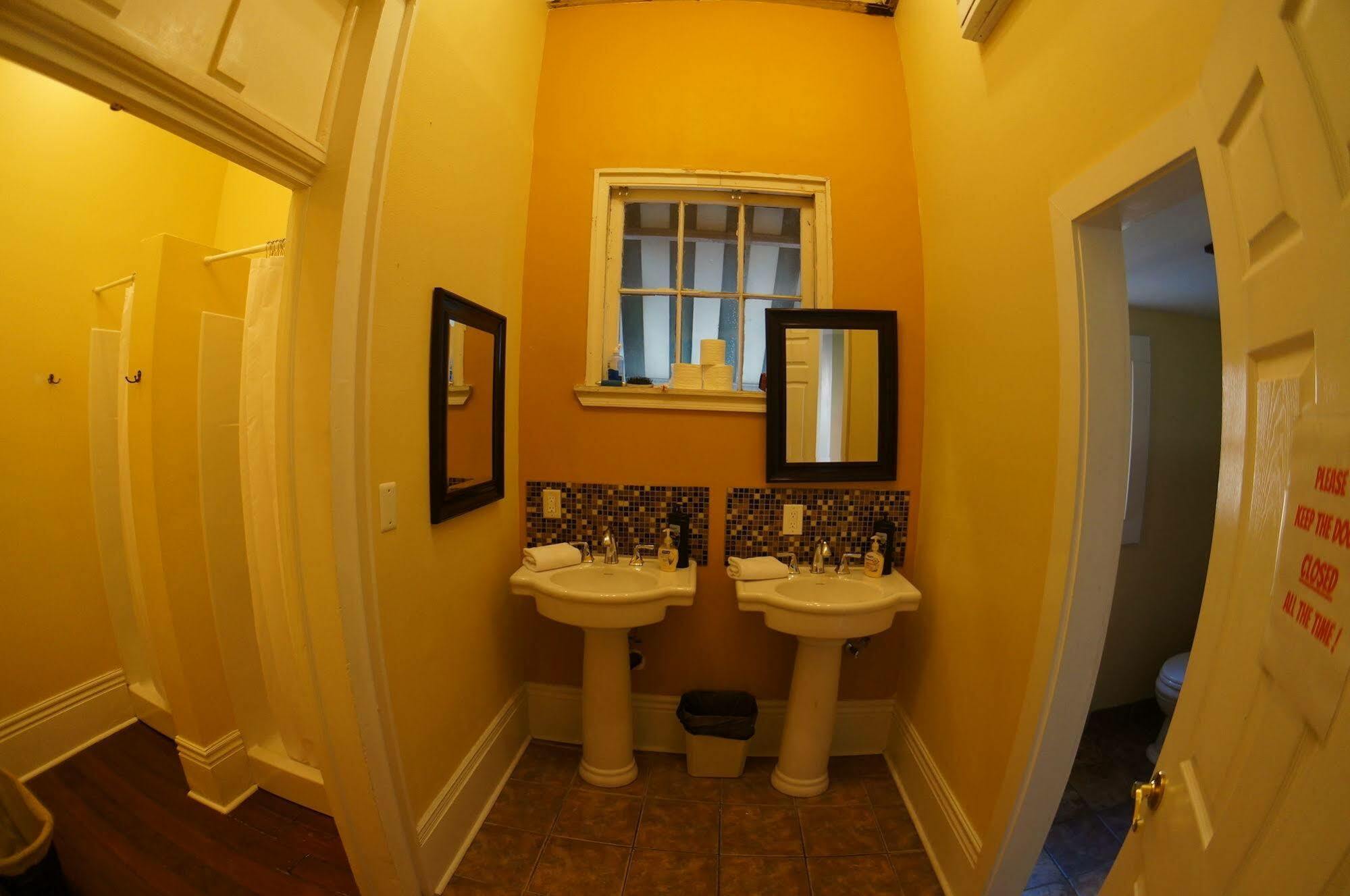 Hostel Auberge Nola Hostel