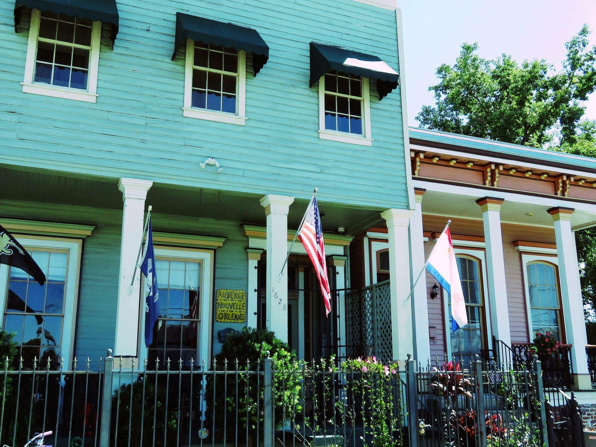 Hostel Auberge Nola