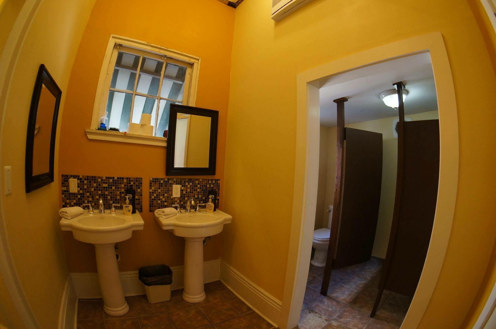 Hostel Hostel Auberge Nola