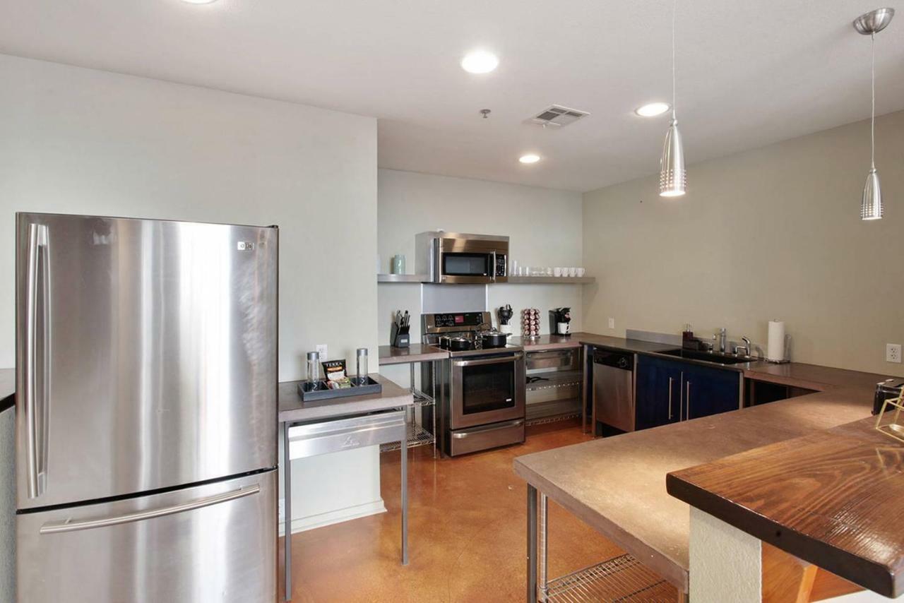 Delightful 2br/2ba Industrial In Nola By Domio Apartment