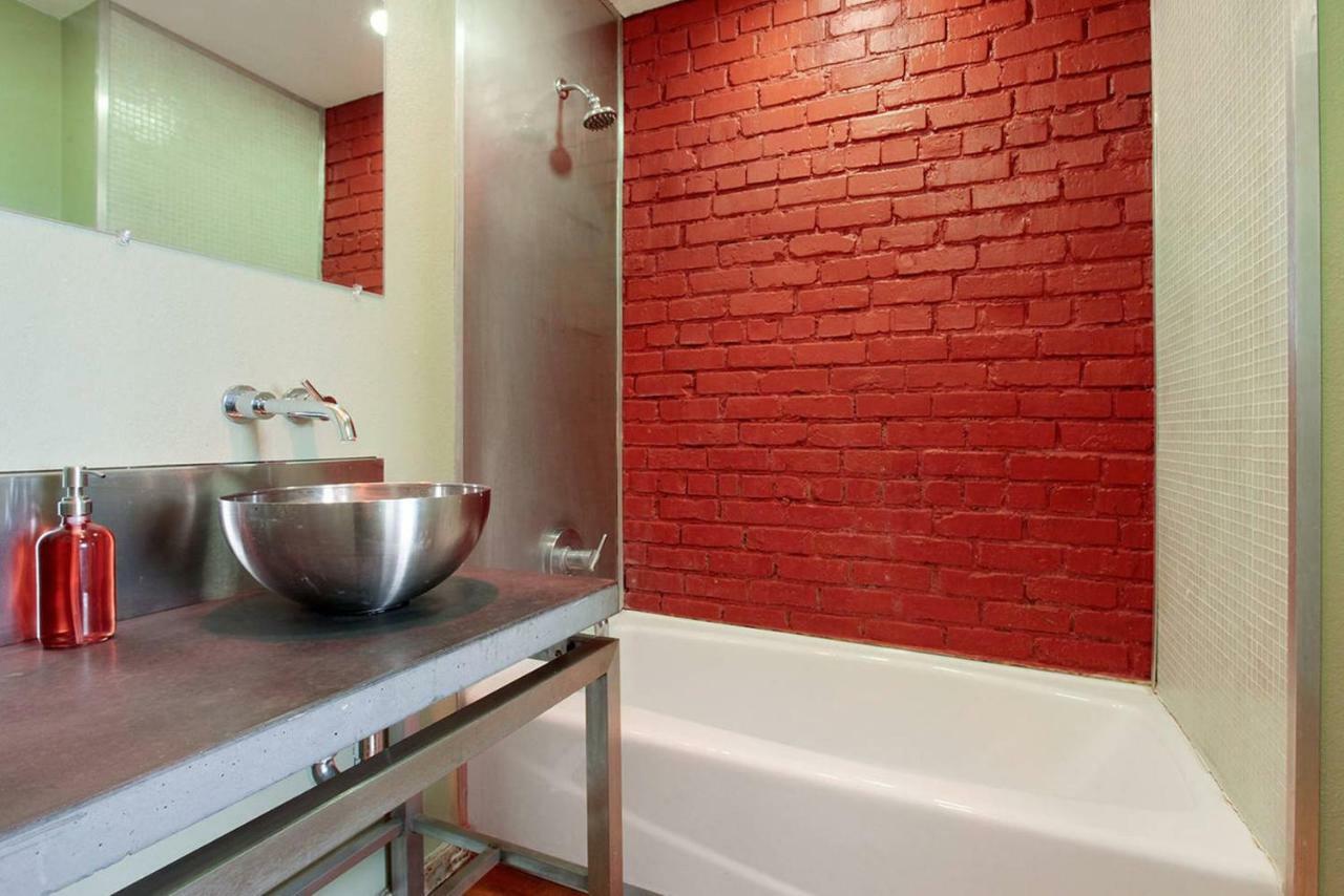 Delightful 2br/2ba Industrial In Nola By Domio