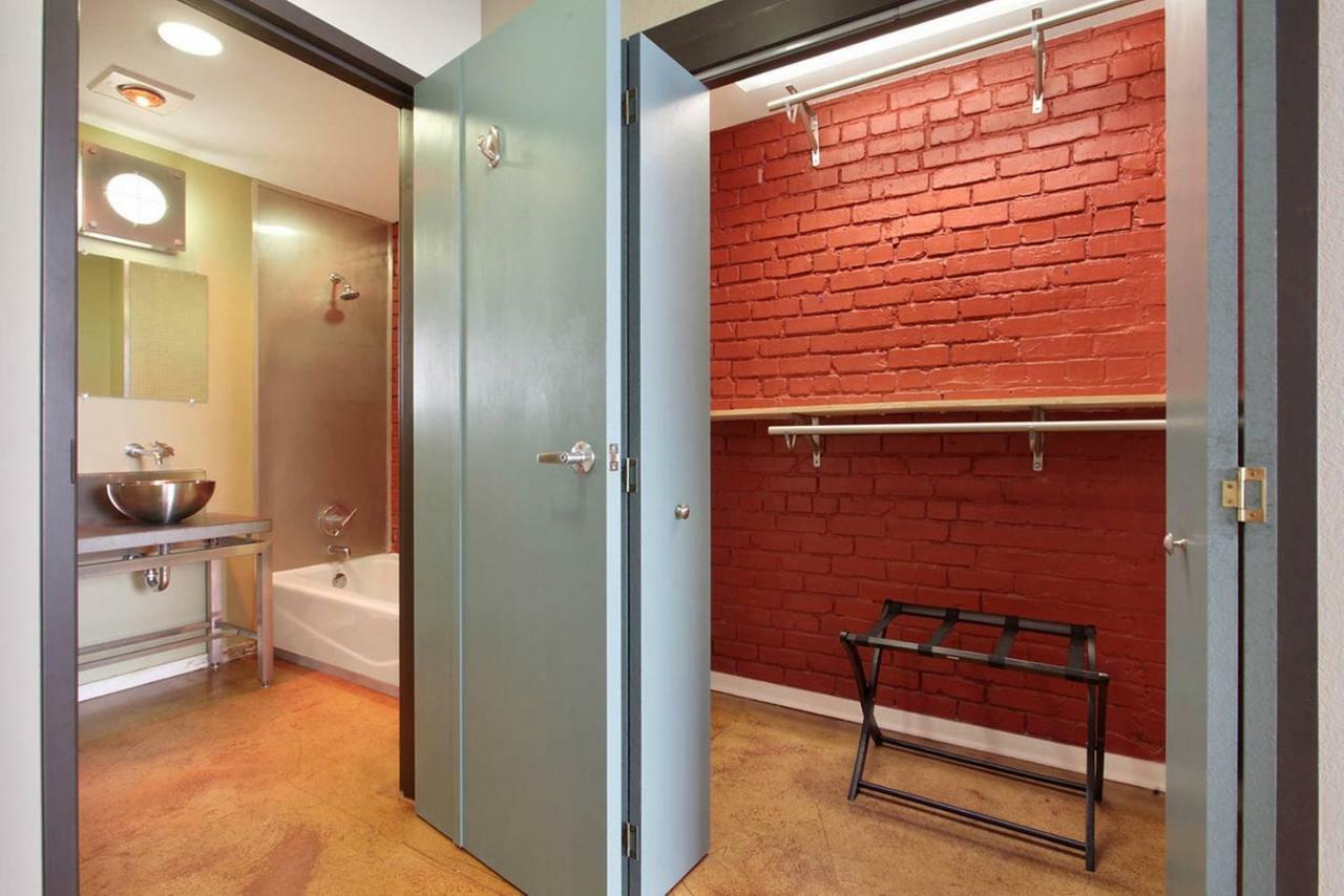Delightful 2br/2ba Industrial In Nola By Domio *