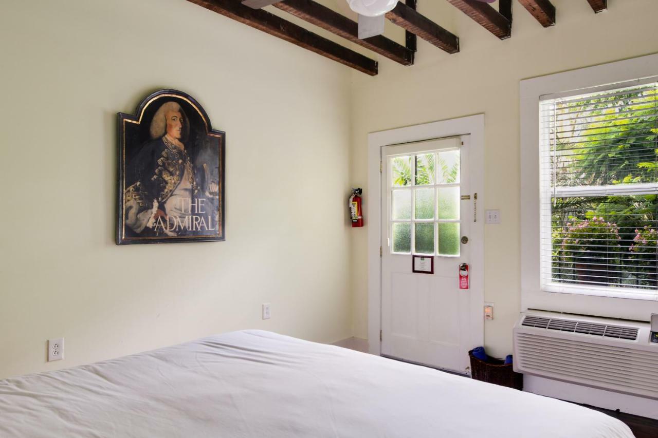 Bed & Breakfast The House 3*