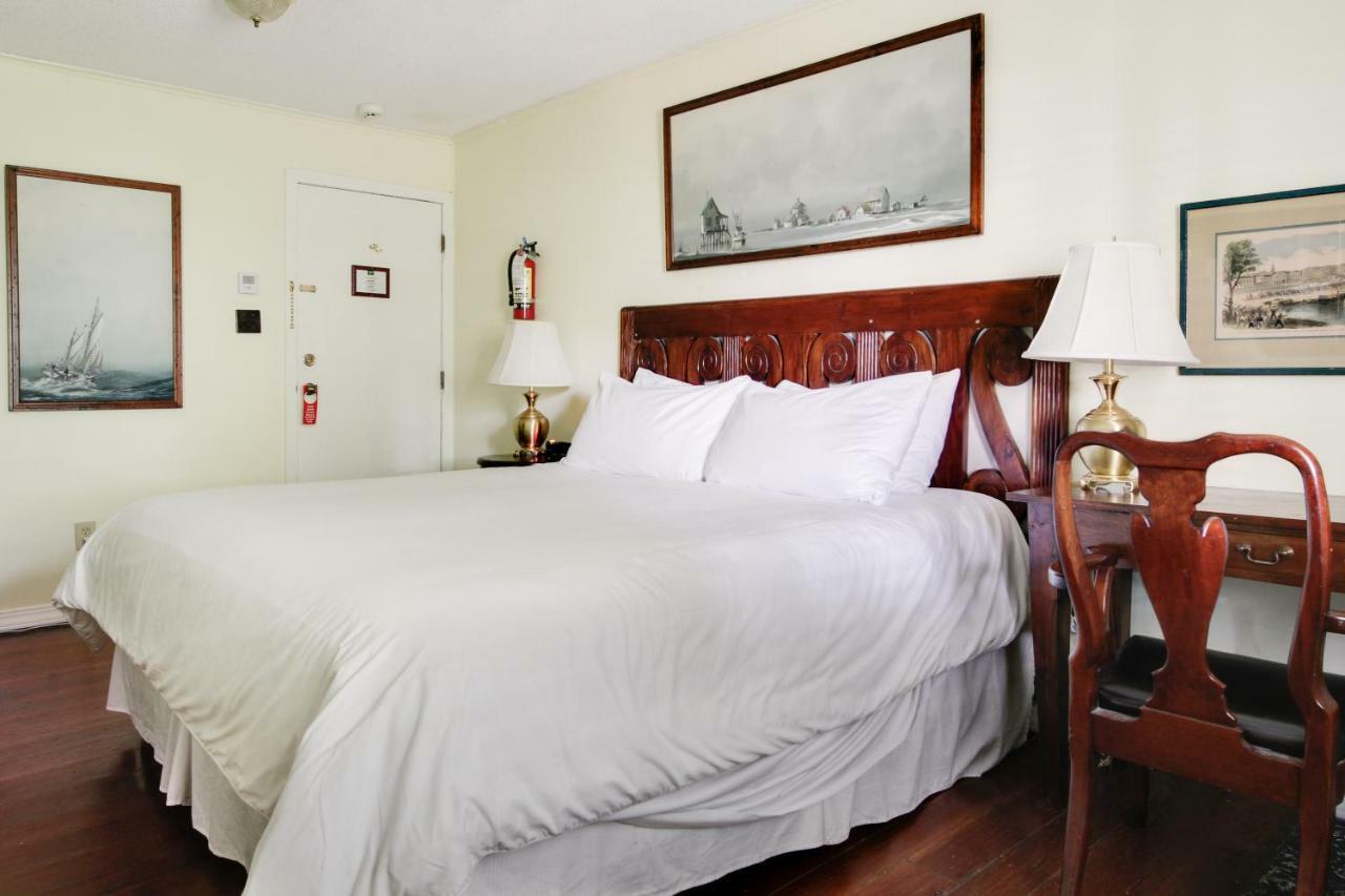 Bed & Breakfast The House