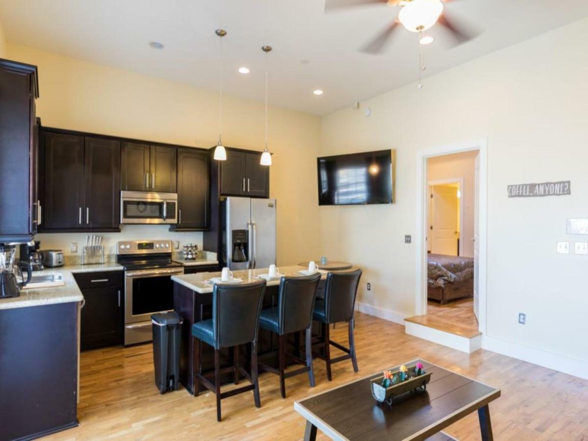Stunning Close To Attractions Apartment *