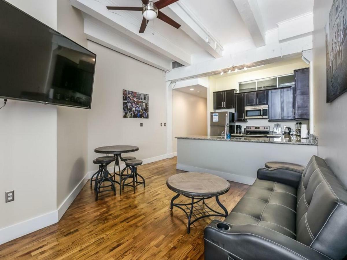Gorgeous Steps From French Quarter And Harrah's St. Apartment *