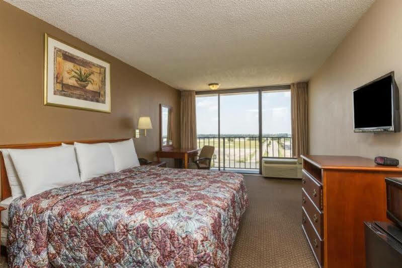 Country & By Radisson, I-10 East, La 2* New Orleans