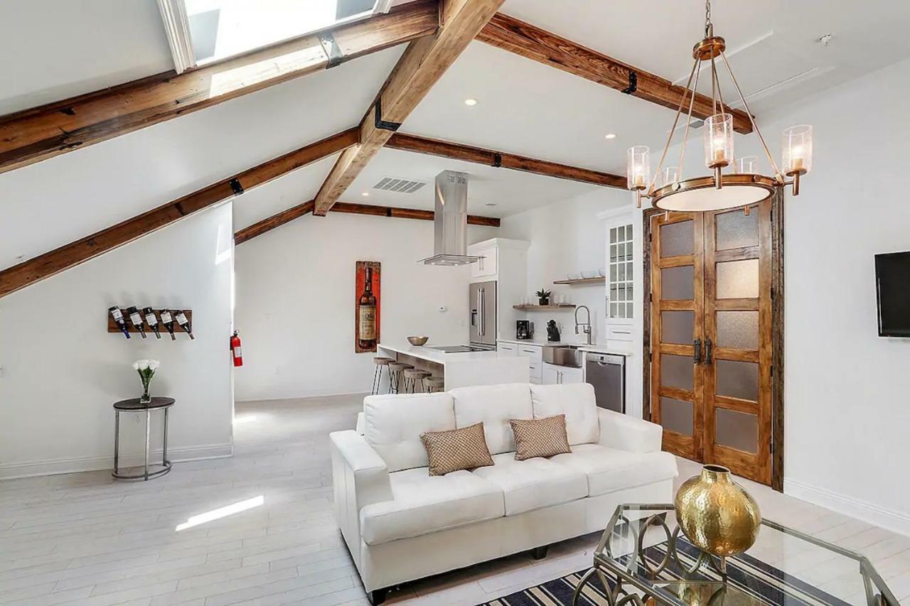 Bourbon Street Apartment *