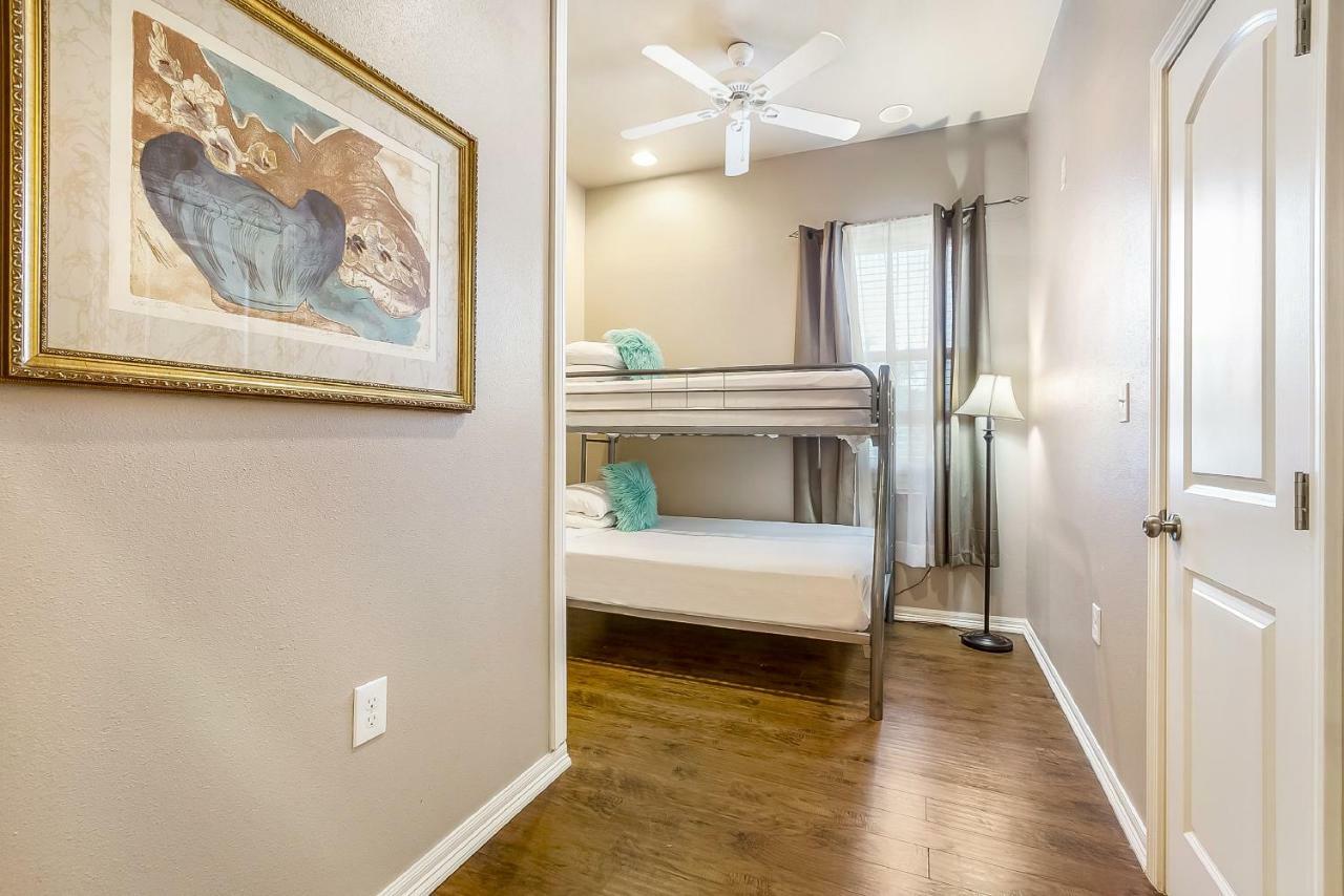 Apartment Inviting 3br Steps From St Charles Ave