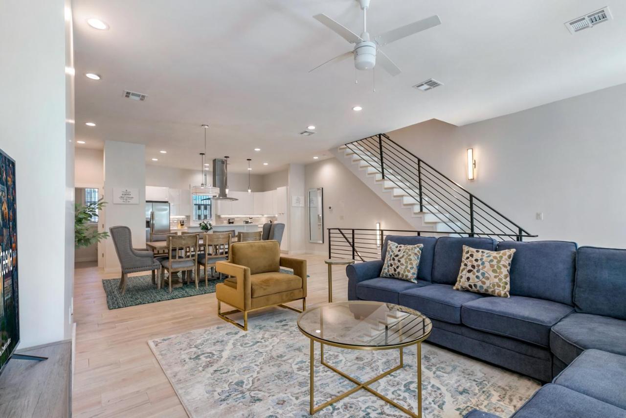 New Construction Elegant Holiday home New Orleans