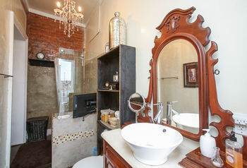 Fleur De Lis Mansion Bed & Breakfast